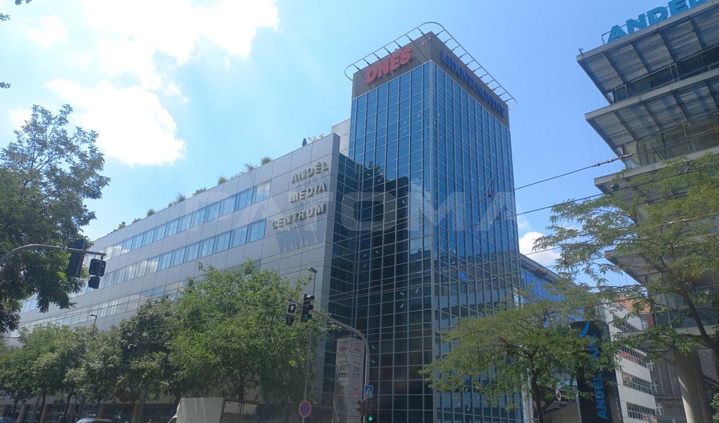 Pronájem kanceláře 589 m², Praha – náhled fotky 2