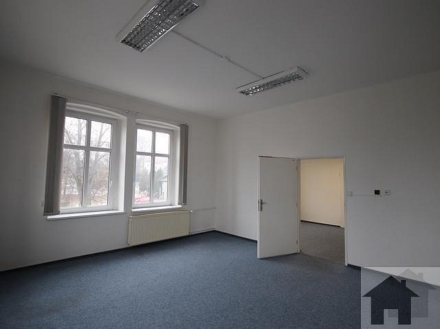 Pronájem kanceláře 58 m² – fotografie 3