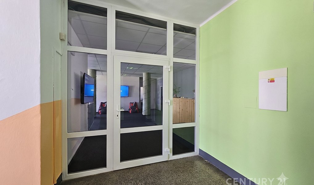 Pronájem kanceláře 260 m², Zlín – náhled fotky 10