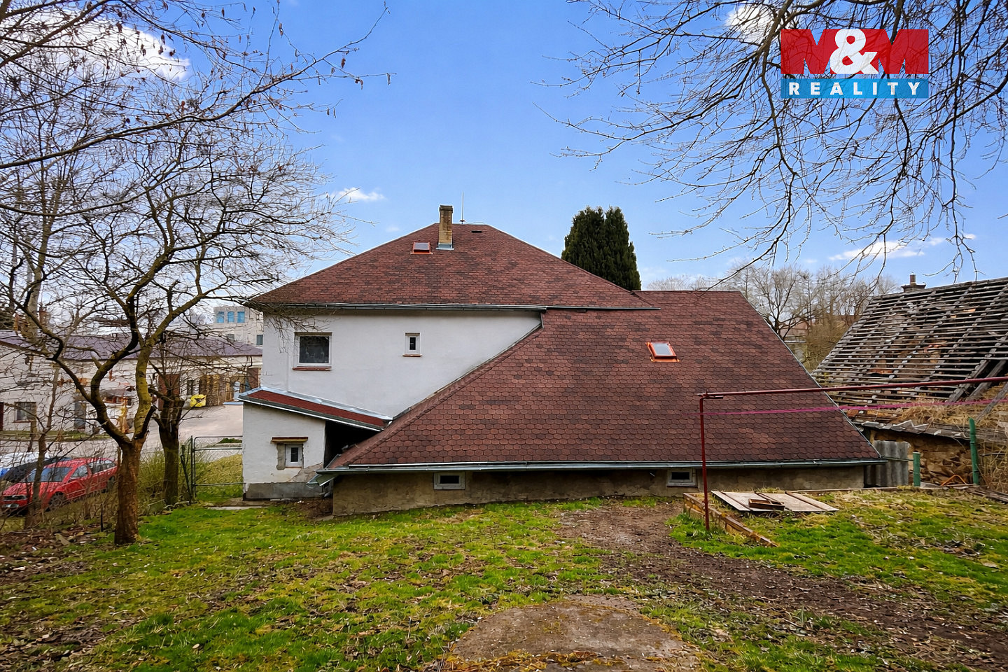 Prodej domu 240 m² s pozemkem 386 m² – fotografie 2