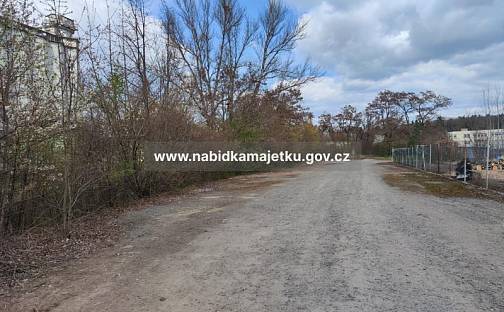 Prodej pozemku 4 732 m², Pardubice