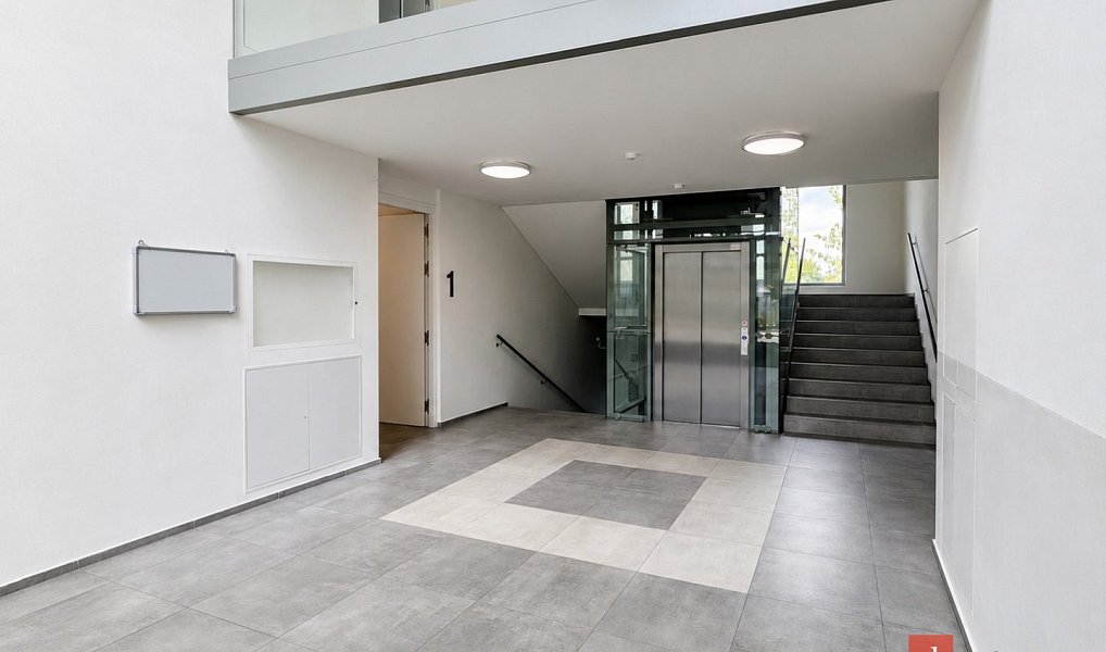 Prodej bytu 1+kk 35 m², Praha – náhled fotky 10
