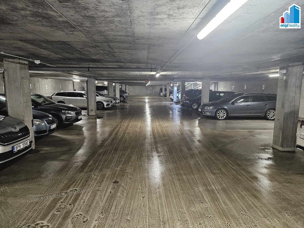 Pronájem garážového stání v plzni jižní předměstí — photo 2
