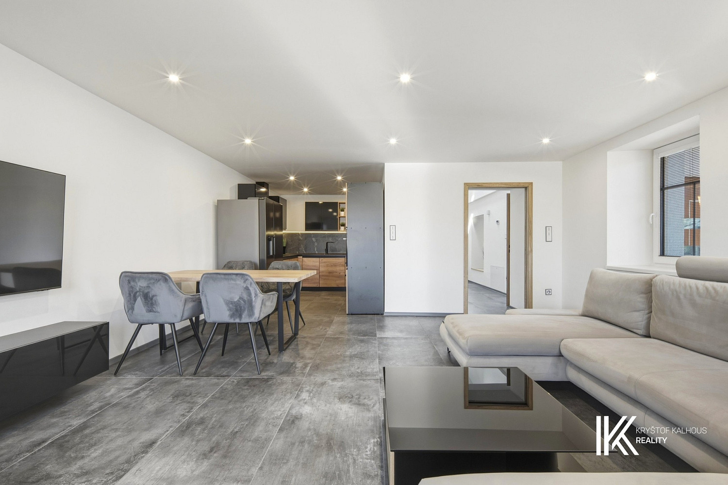 Prodej domu 205 m² s pozemkem 368 m² – fotografie 4