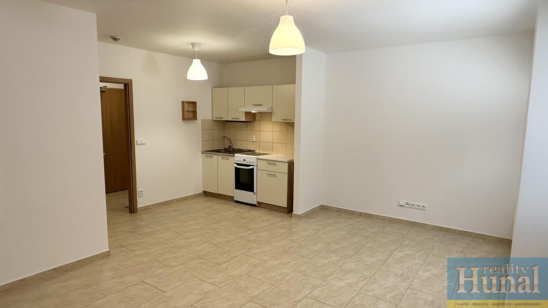 Pronájem bytu 1+kk 36 m² – fotografie 4