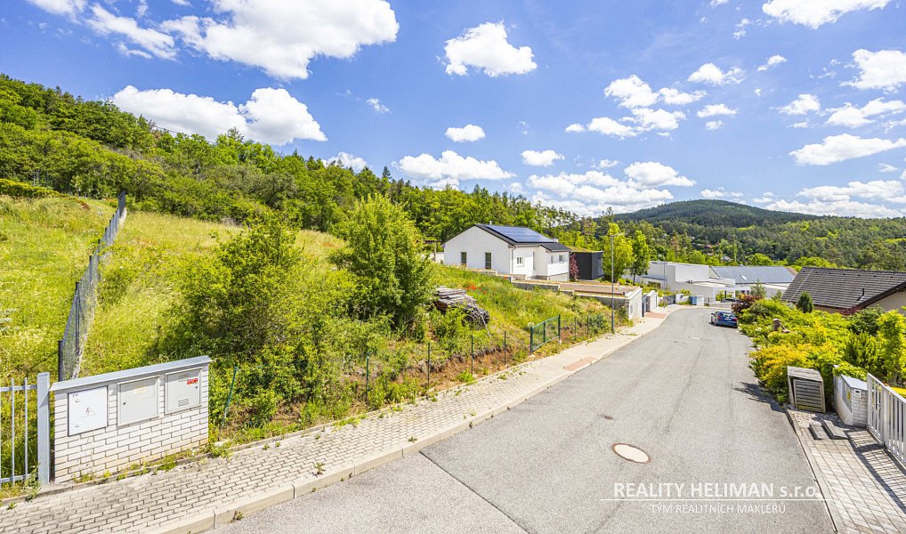 Prodej stavebního pozemku 1 037 m², Hýskov – náhled fotky 14