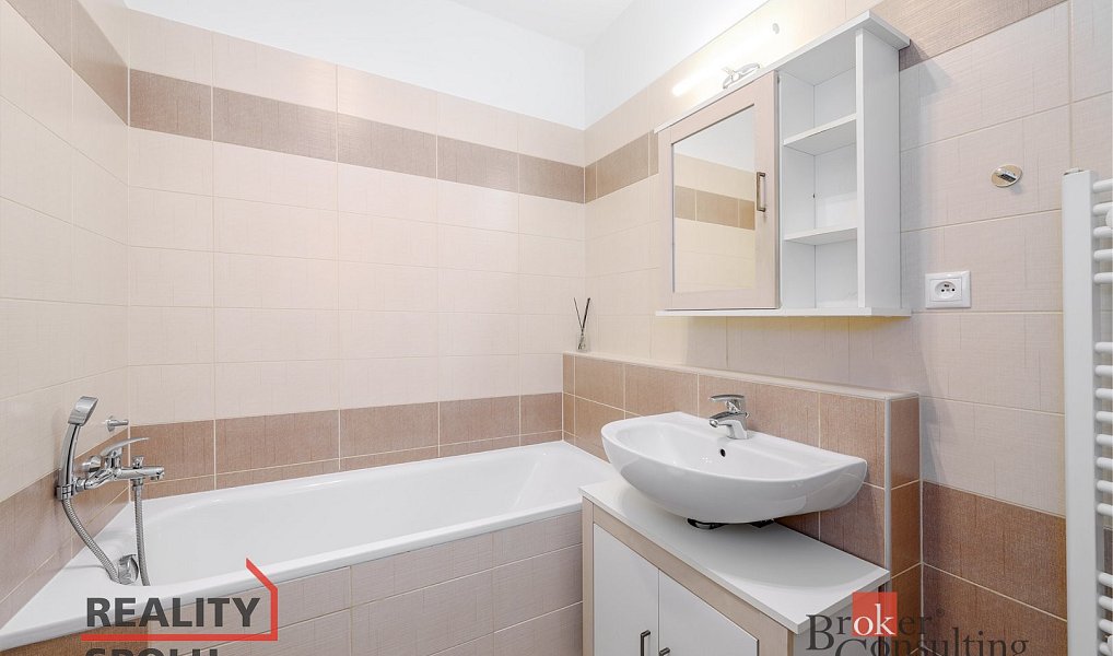 Pronájem bytu 1+kk 37 m², Praha – náhled fotky 10