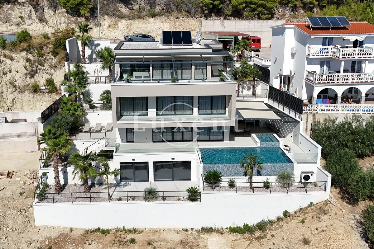 Prodej domu 450 m² s pozemkem 600 m², Omiš