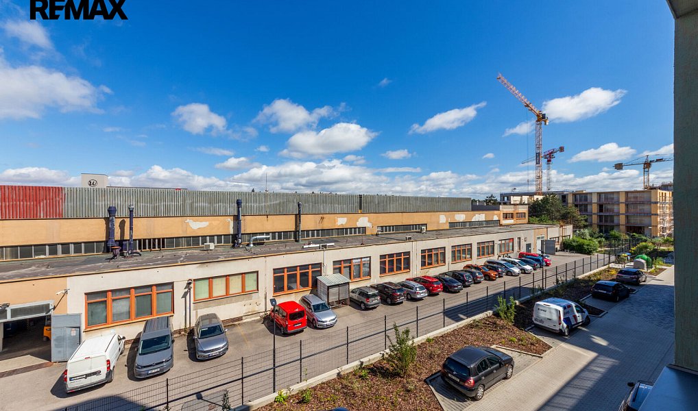 Pronájem bytu 1+kk 37 m², Praha – náhled fotky 15