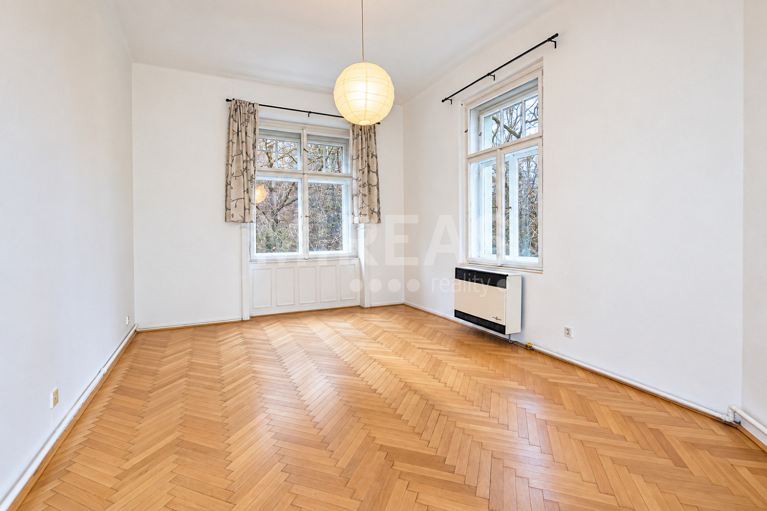 Pronájem bytu 2+kk 46 m² – fotografie 2