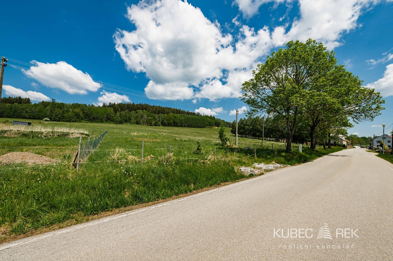 Prodej stavebního pozemku 1 559 m² – fotografie 3