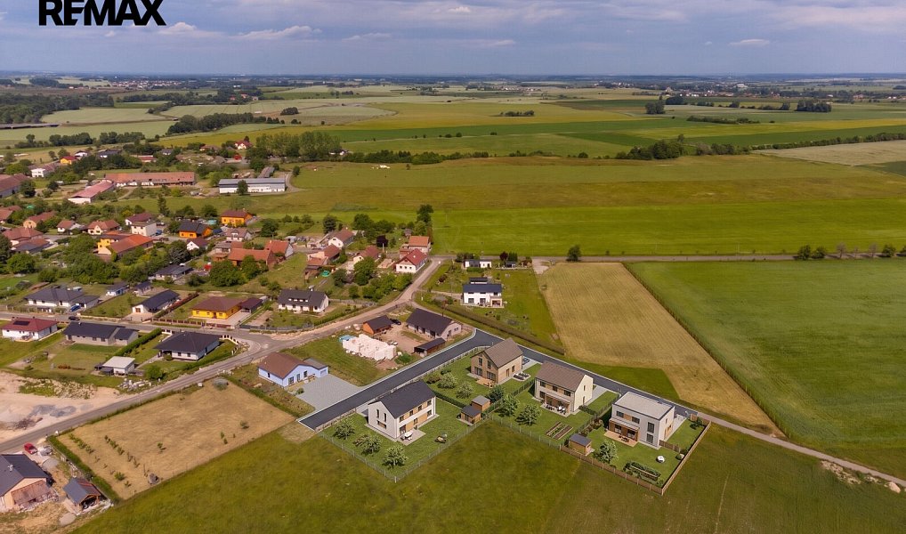 Prodej stavebního pozemku 4 264 m², Uhersko – náhled fotky 3