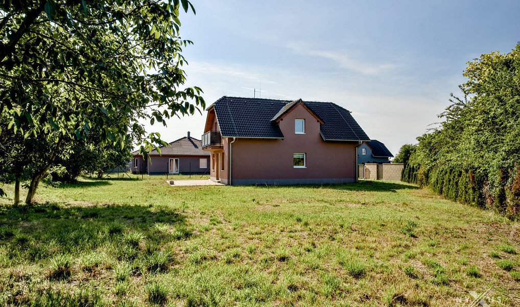 Pronájem domu 138 m² s pozemkem 1 024 m², Postřižín – náhled fotky 33