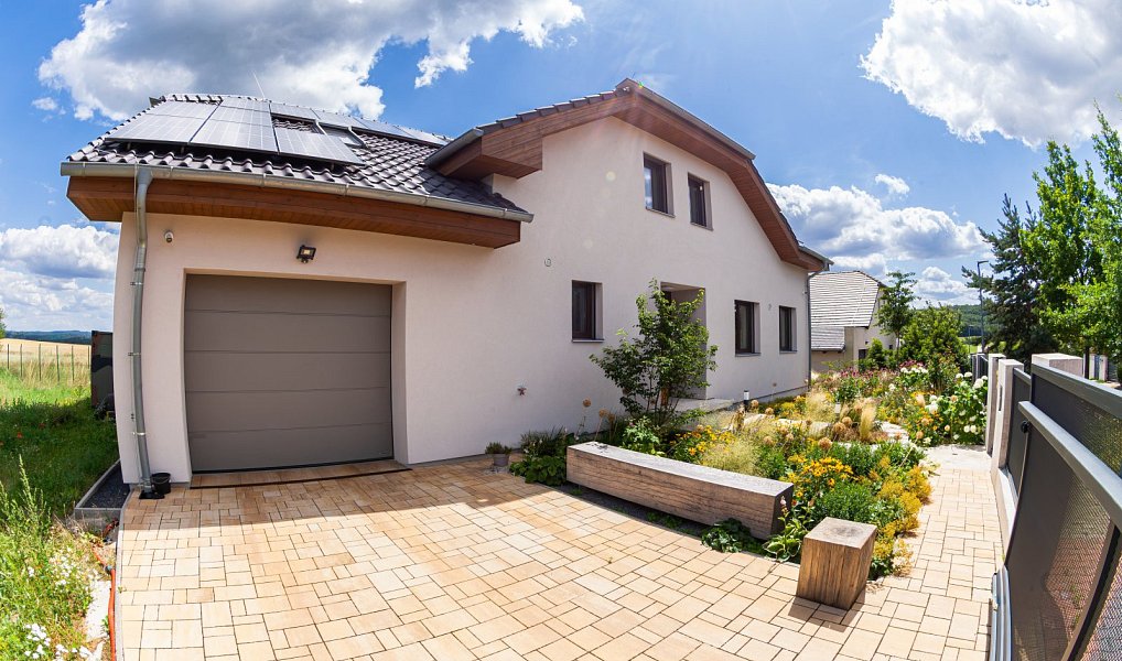 Prodej domu 336 m² s pozemkem 1 240 m², Líšnice – náhled fotky 3