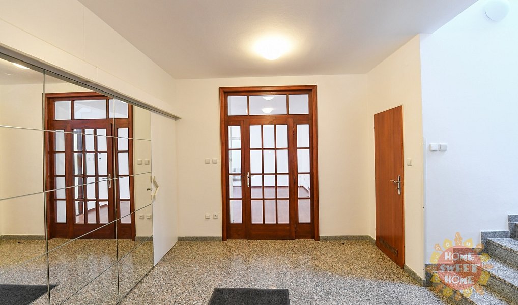 Pronájem domu 417 m² s pozemkem 1 208 m², Praha – náhled fotky 28