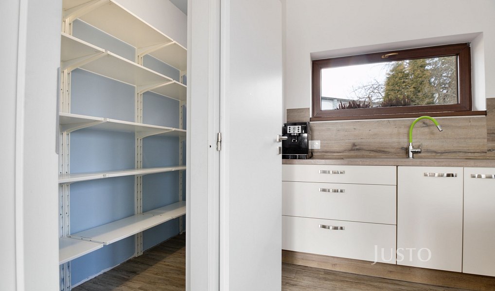 Prodej domu 227 m² s pozemkem 1 747 m², Teplice – náhled fotky 13