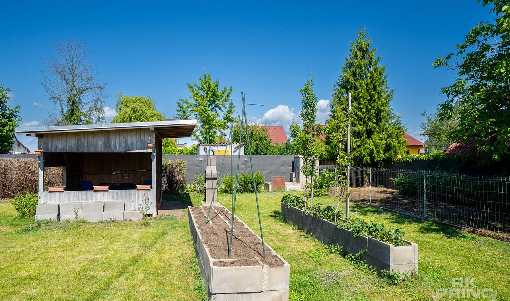 Prodej domu 240 m² s pozemkem 1 032 m², Tišice – náhled fotky 7