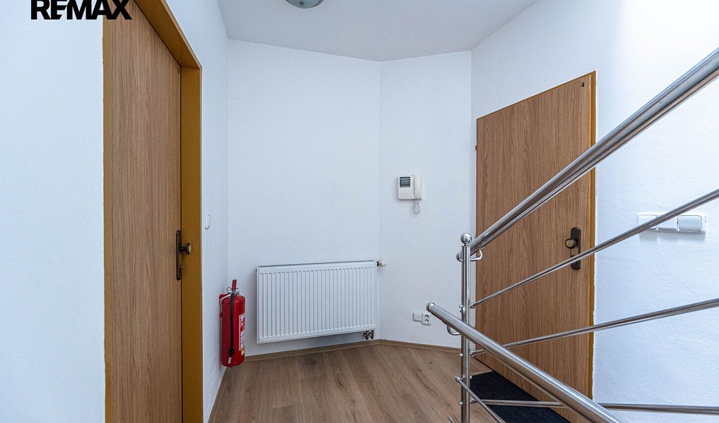 Prodej domu 330 m² s pozemkem 183 m², Praha – náhled fotky 5