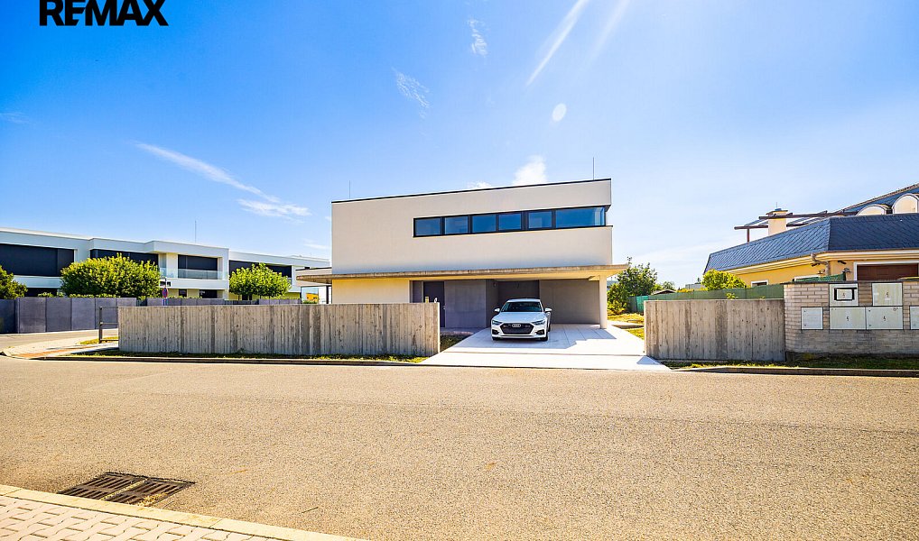 Prodej domu 206 m² s pozemkem 1 232 m², Jesenice – náhled fotky 6