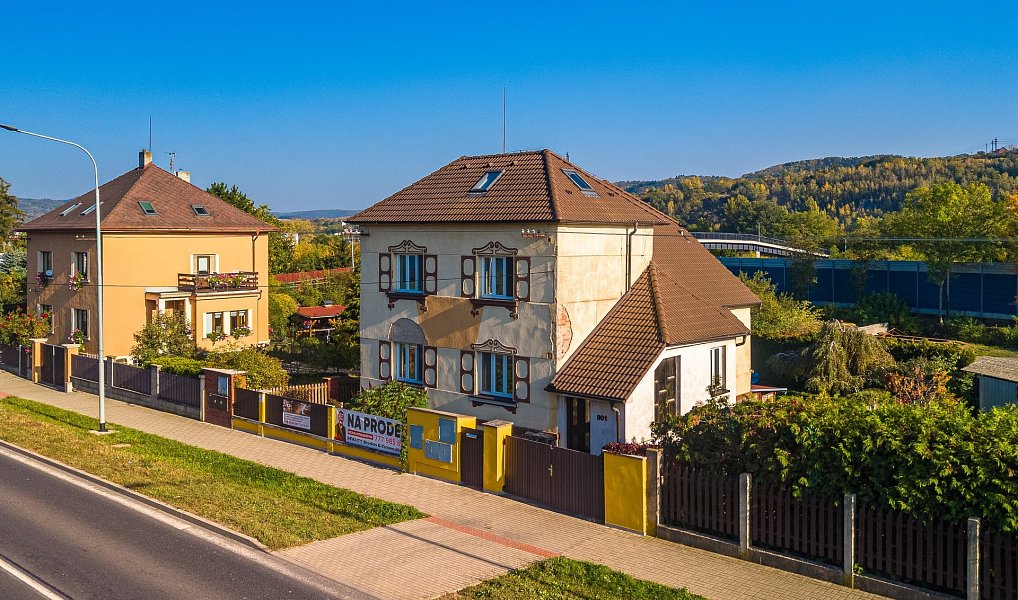 Prodej domu 250 m² s pozemkem 542 m², Beroun – fotka 1 z 32