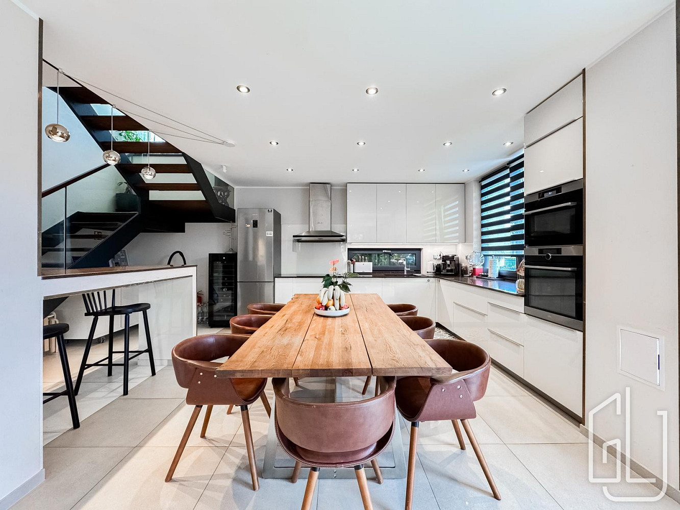 Prodej domu 260 m² s pozemkem 620 m² – pohled 2