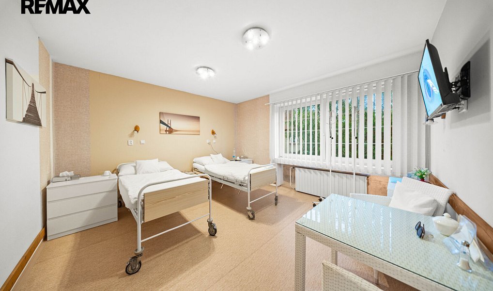 Prodej domu 361 m² s pozemkem 1 042 m², Kolín – náhled fotky 31