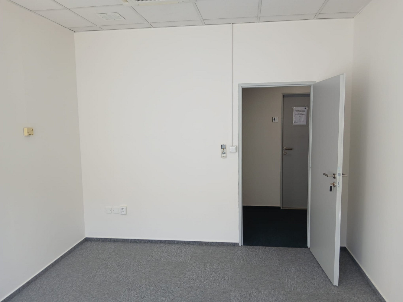 Pronájem kanceláře 19 m² — photo 3
