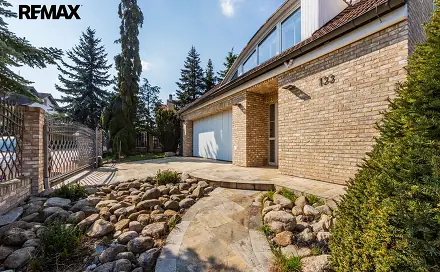 Prodej kanceláře 433 m², U zahrádek, Praha 10 - Benice