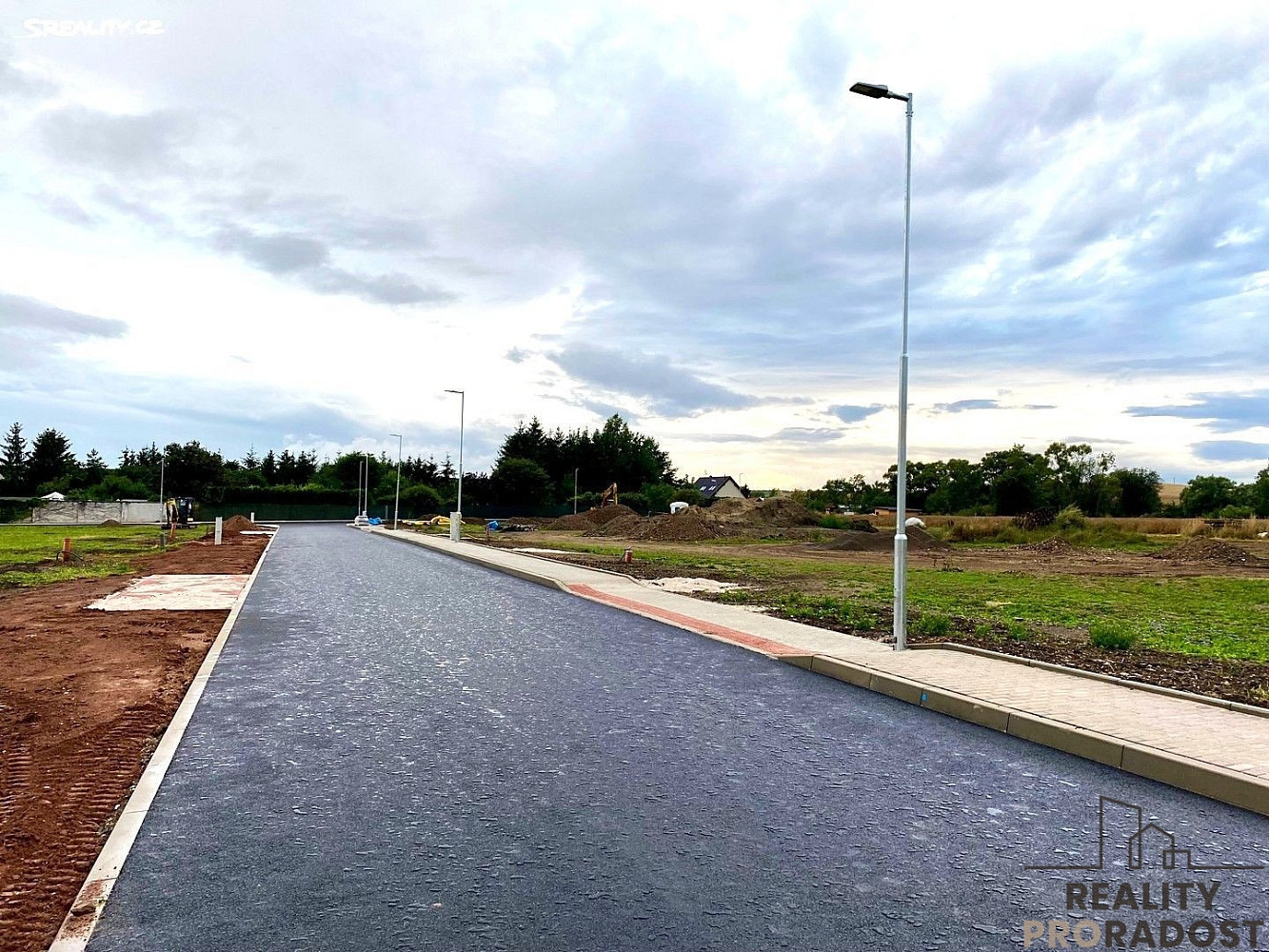 Prodej stavebního pozemku 1 002 m² – fotografie 3