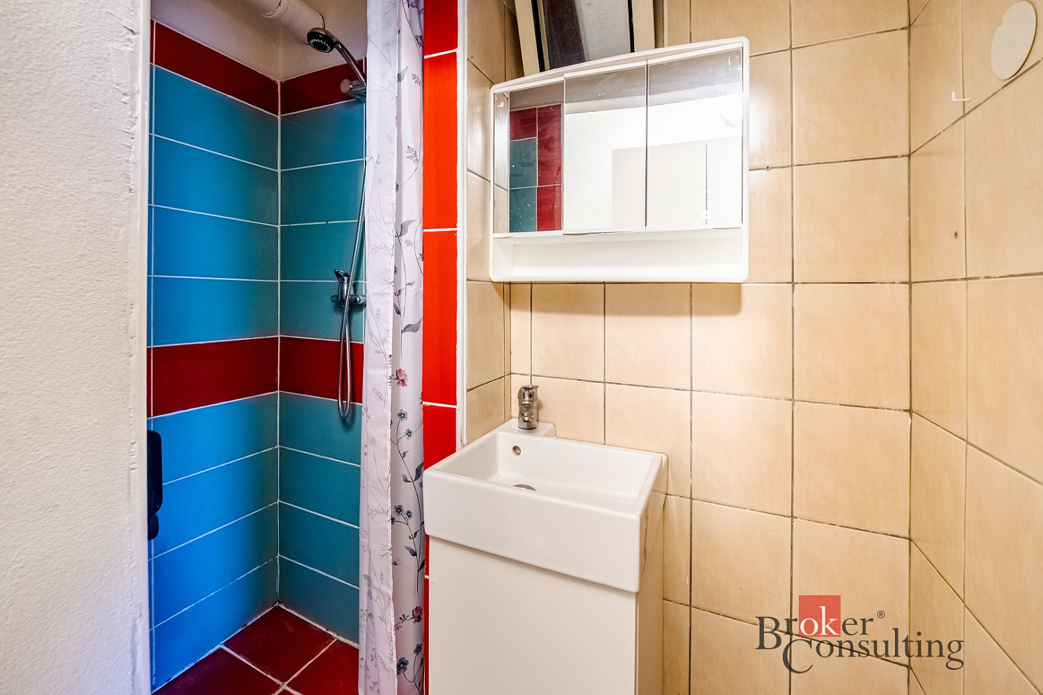 Prodej bytu 1+kk 28 m² – fotografie 4