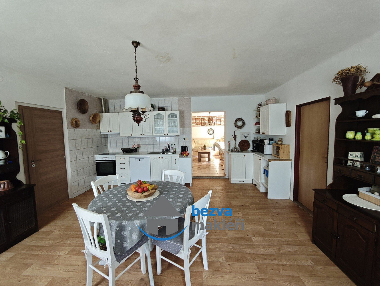 Prodej domu 390 m² s pozemkem 1 545 m²