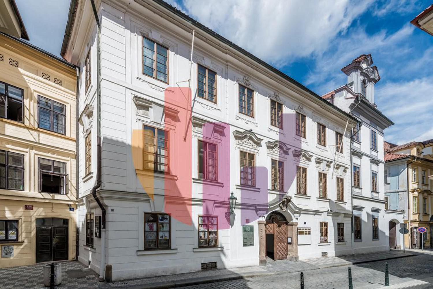 Pronájem kanceláře 168 m²
