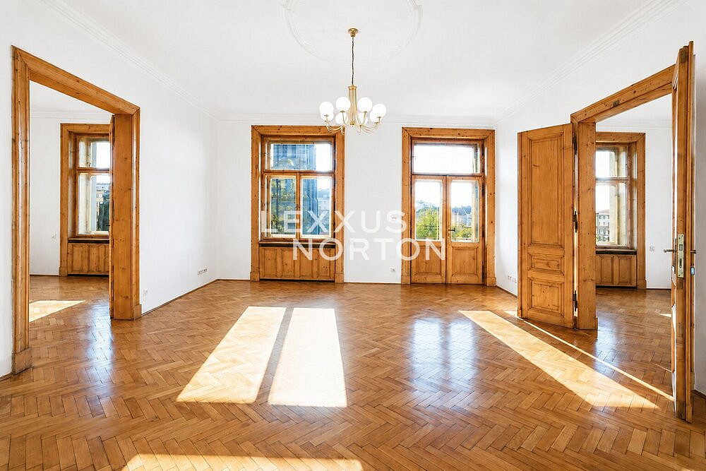 Pronájem bytu 6+kk 255 m² — photo 5