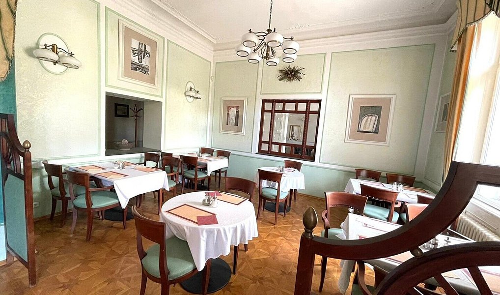 Prodej ubytovacího objektu 1 316 m², Karlovy Vary – náhled fotky 10
