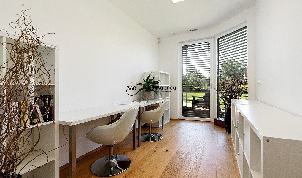 Prodej domu 214 m² s pozemkem 1 240 m², Trnová – náhled fotky 13