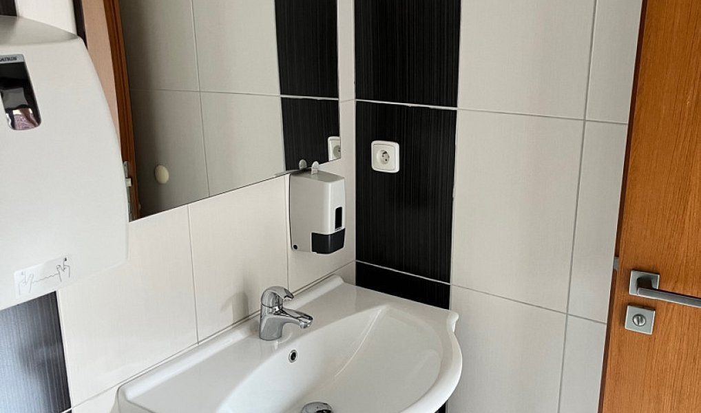 Pronájem kanceláře 40 m², Louny – náhled fotky 8
