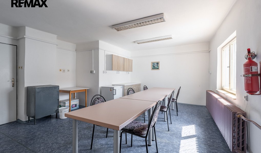 Prodej výrobních prostor 1 115 m², Nové Hrady – náhled fotky 37
