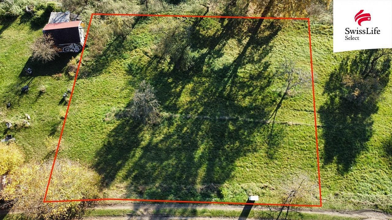 Prodej stavebního pozemku 1 442 m² – pohled 2