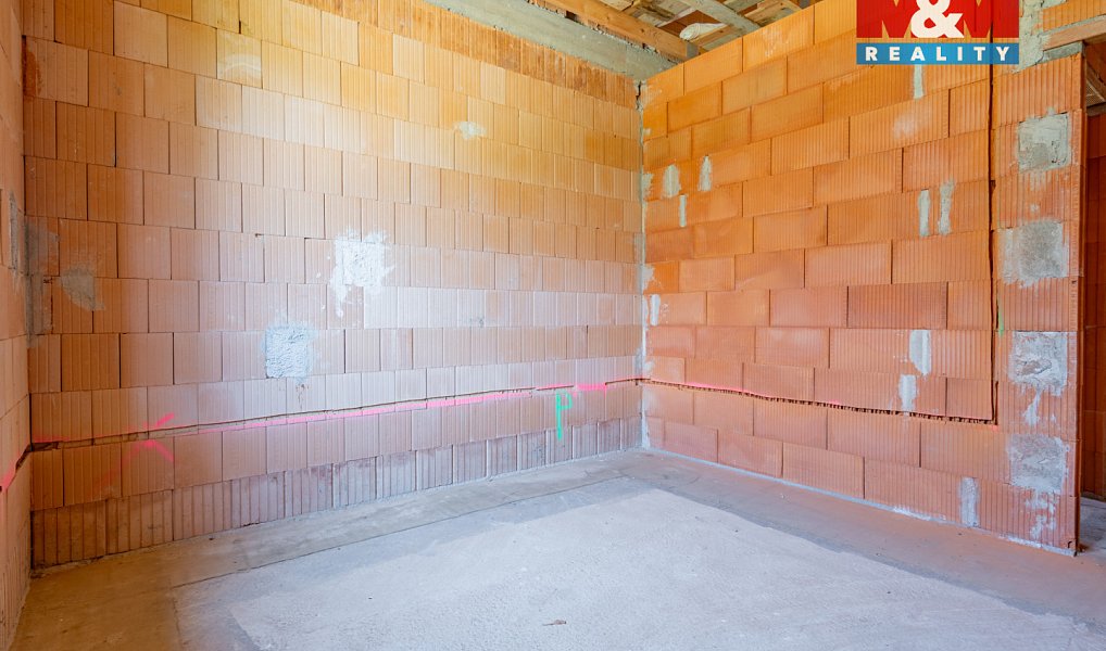 Prodej domu 168 m² s pozemkem 1 144 m², Domanín – náhled fotky 13
