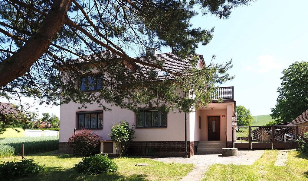 Pronájem domu 197 m² s pozemkem 1 010 m², Nemochovice – náhled fotky 2