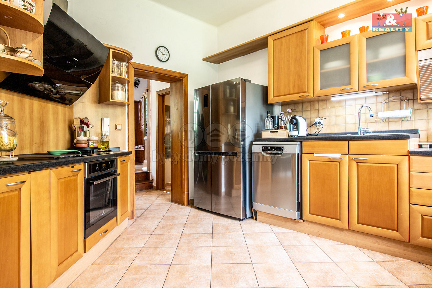 Prodej domu 250 m² s pozemkem 2 077 m² — photo 2