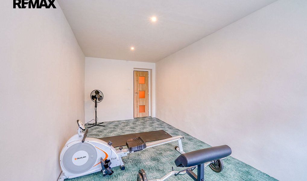 Prodej domu 220 m² s pozemkem 1 917 m², Pernarec – náhled fotky 8