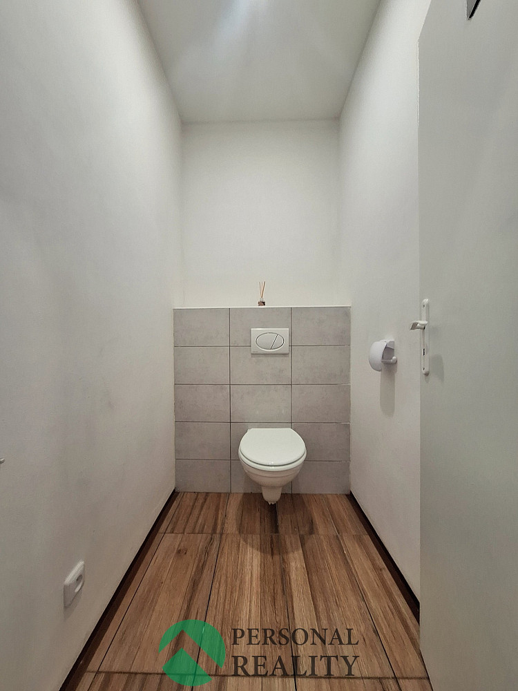 Pronájem obchodních prostor 65 m² – fotografie 4
