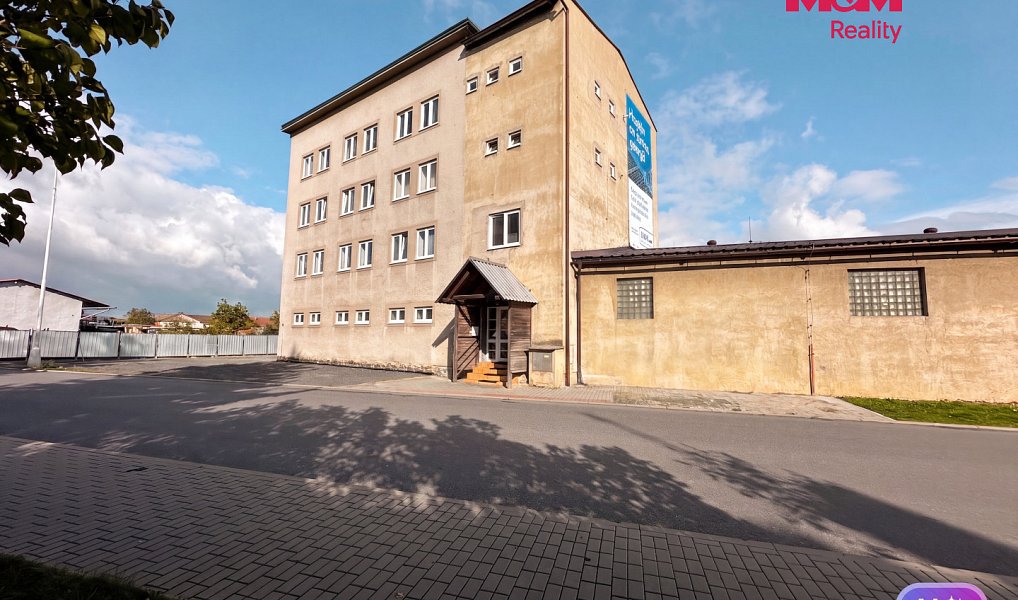 Prodej výrobních prostor 660 m², Polička – náhled fotky 2