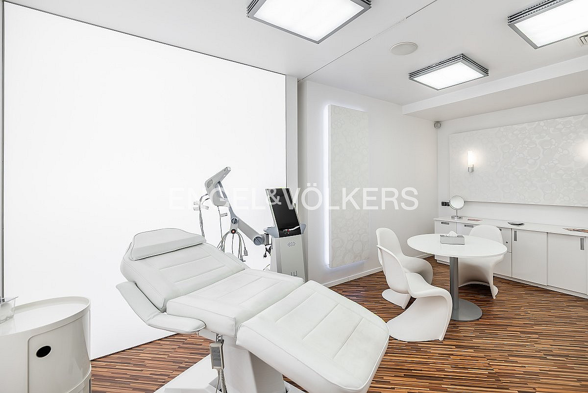 Pronájem komerčního objektu (jiného typu) 775 m² – fotografie 4