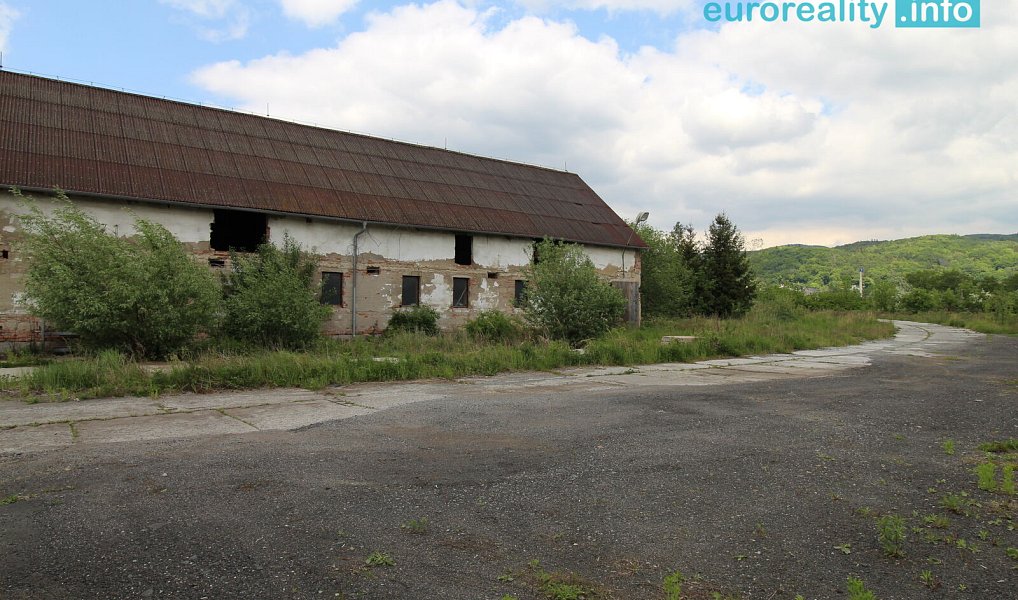 Prodej výrobních prostor 1 000 m², Dubí – náhled fotky 26