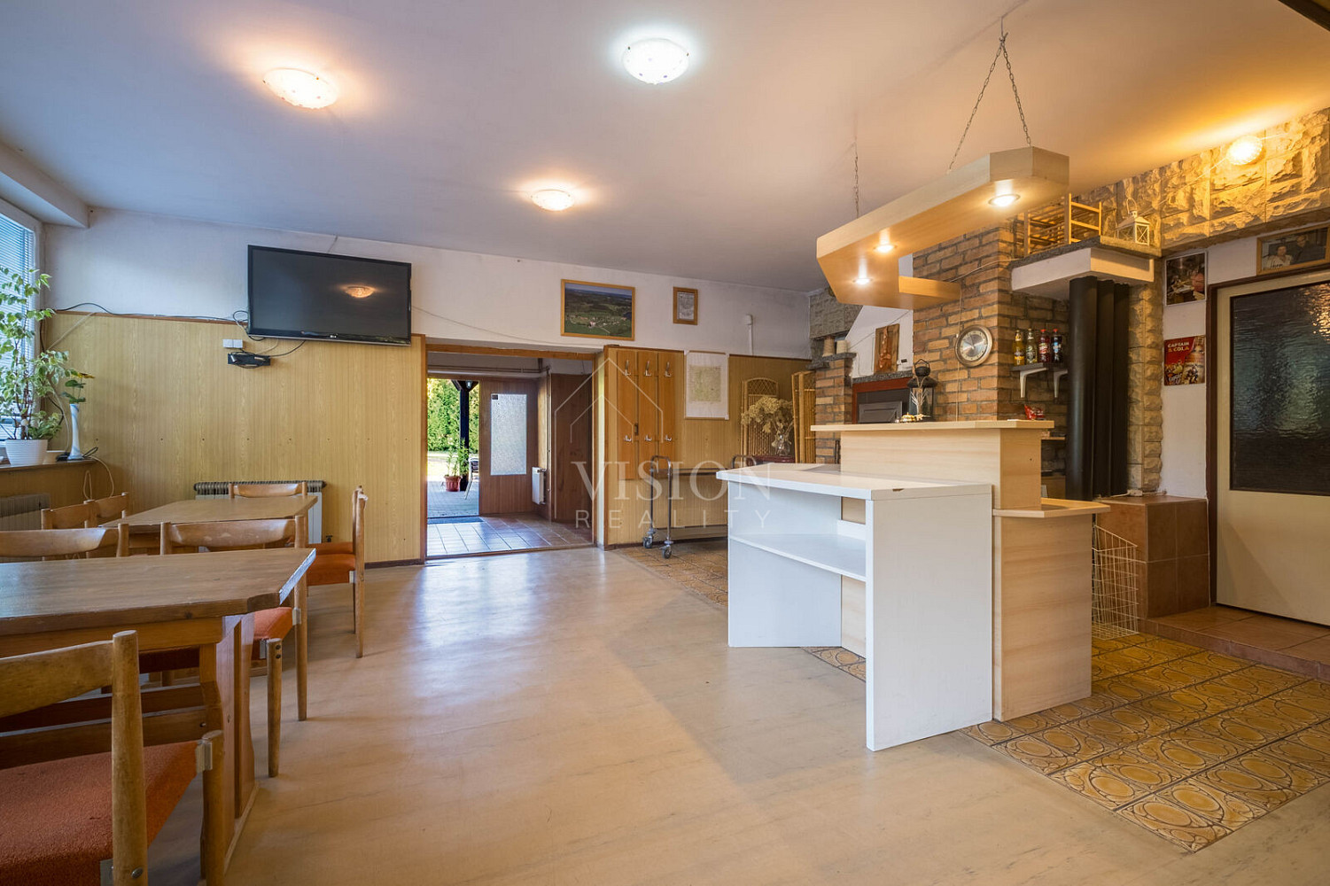 Prodej domu 1 050 m² s pozemkem 2 392 m² – fotografie 3