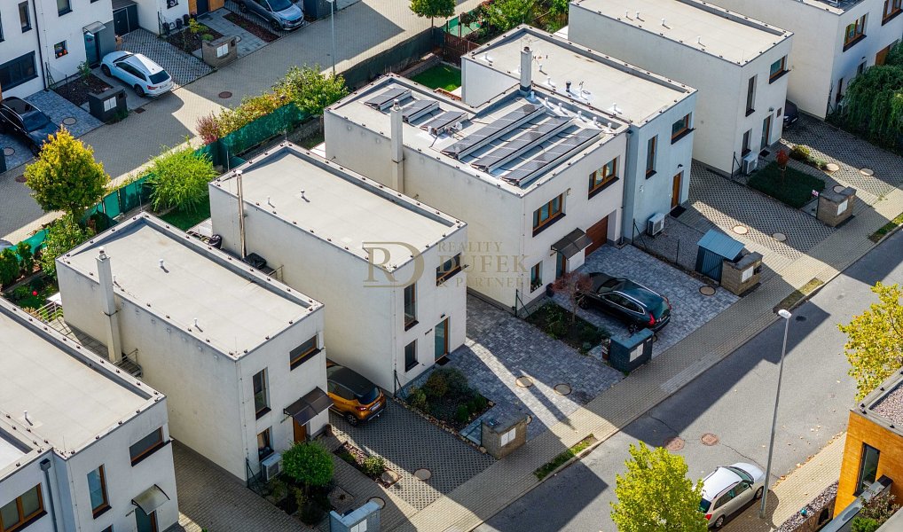 Prodej domu 95 m² s pozemkem 196 m², Praha – náhled fotky 2