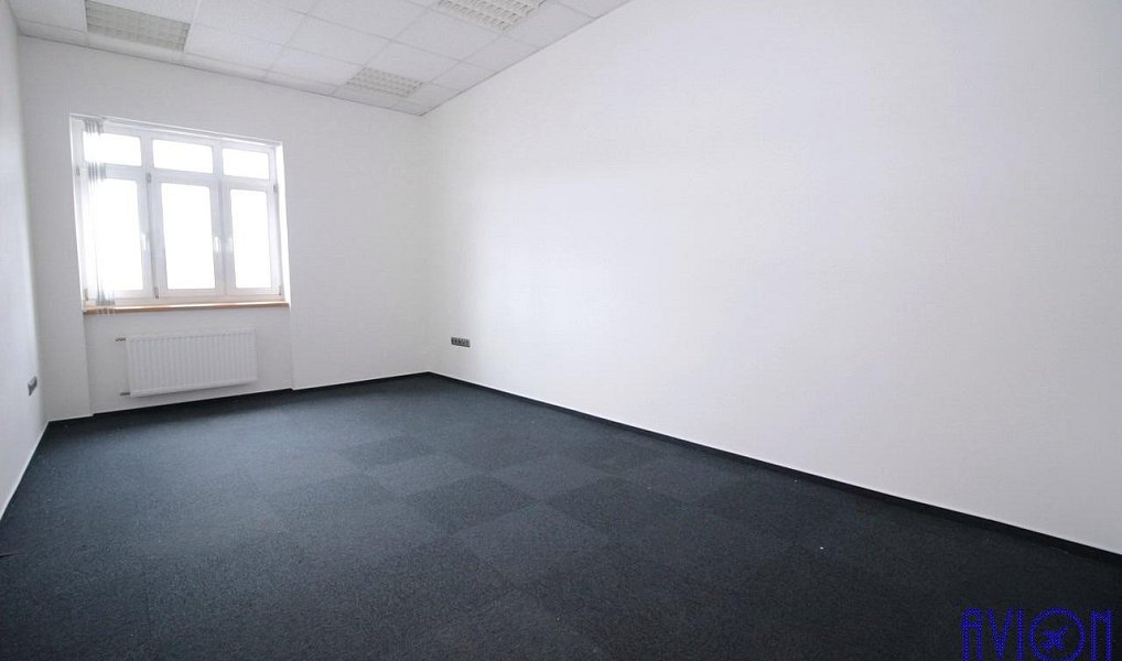 Pronájem kanceláře 31 m², Praha – fotka 1 z 9