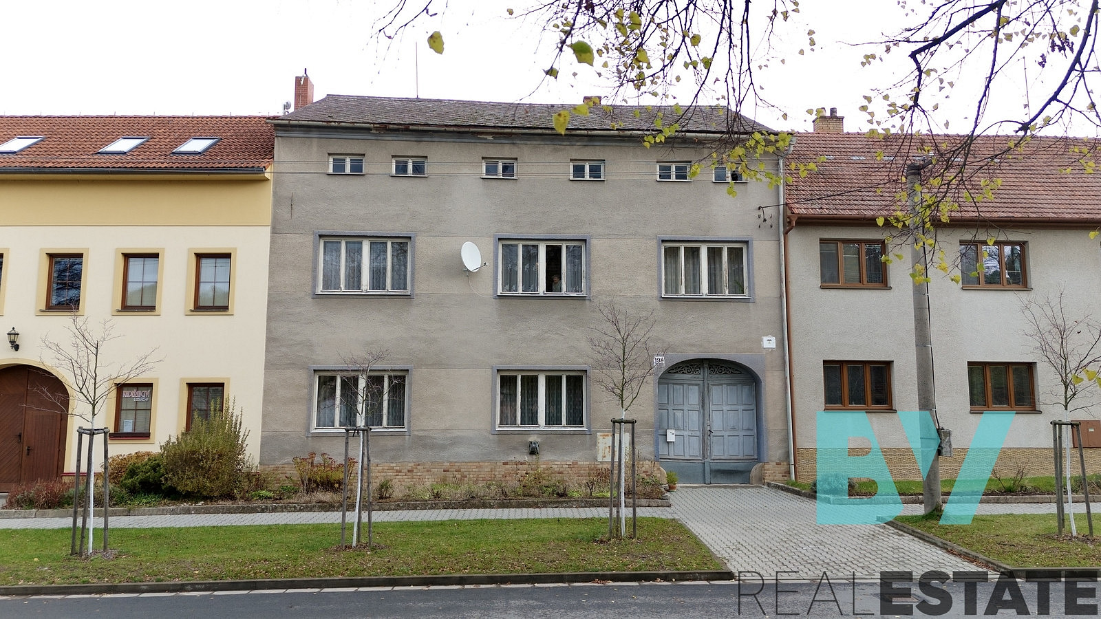 Prodej domu 537 m² s pozemkem 1 747 m² – fotografie 2